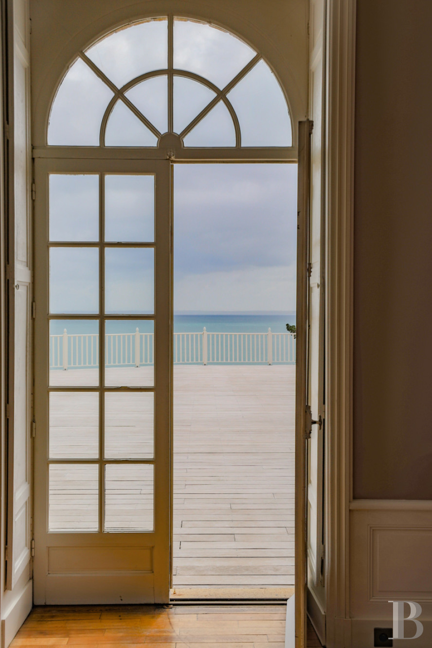 An early 19th century manor house overlooking the Bay of Douarnenez on the Crozon peninsula in Finistère - photo  n°4
